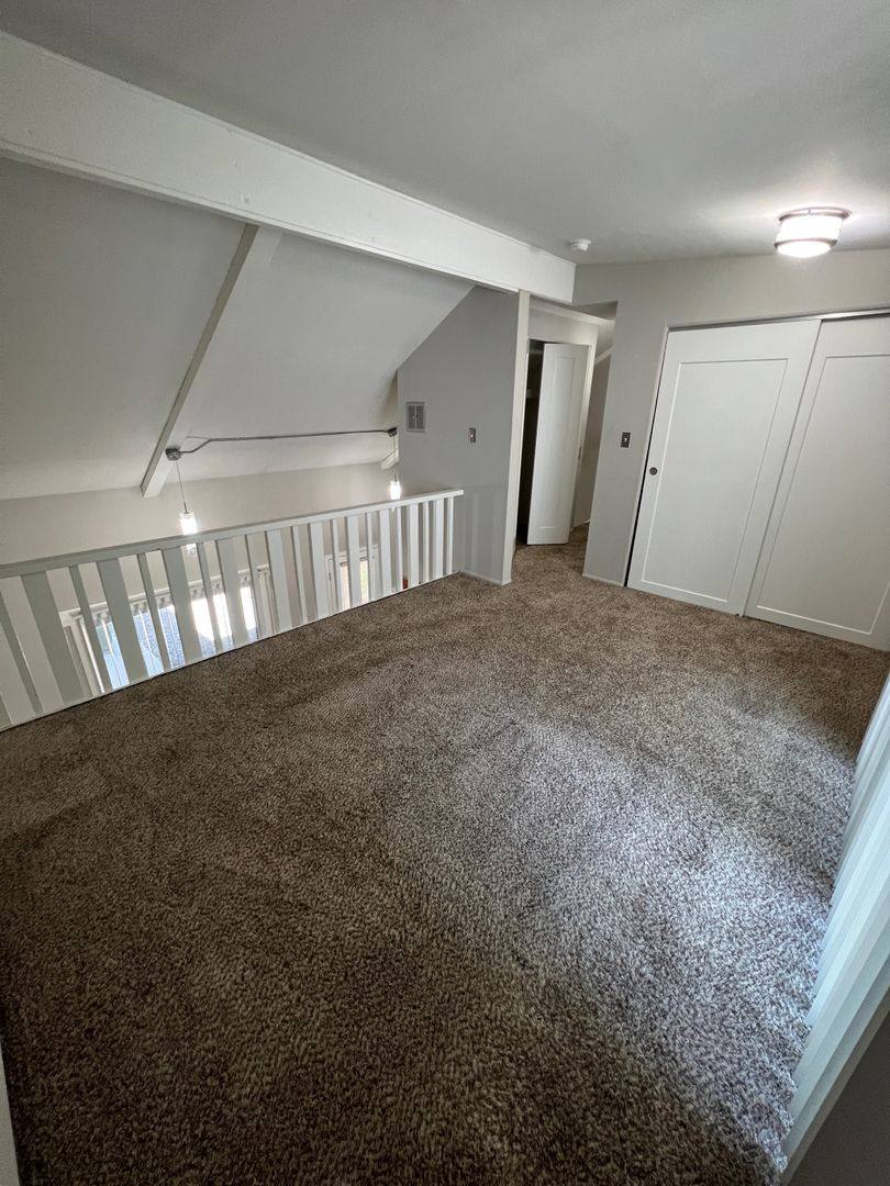 Apartment for rent at 325 E Sixth St, Royal Oak, MI 48067