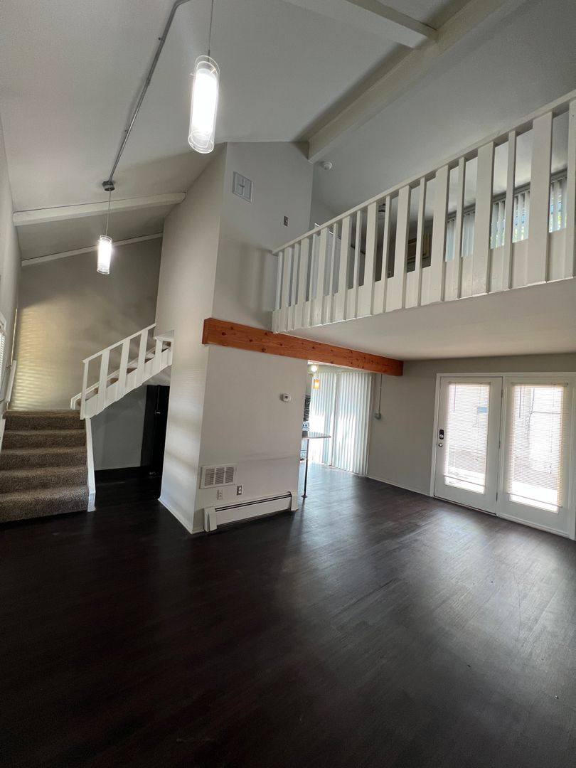 Apartment for rent at 325 E Sixth St, Royal Oak, MI 48067