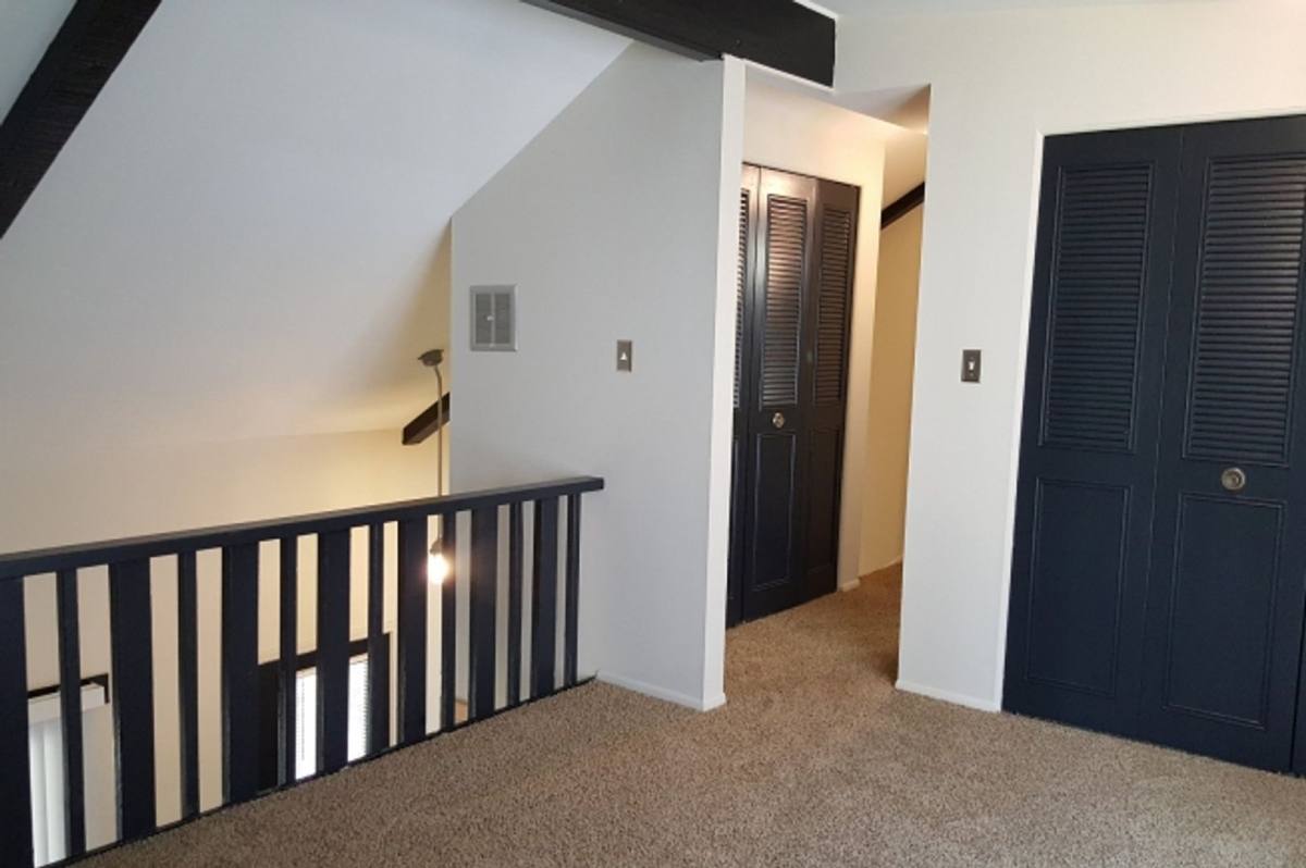 Apartment for rent at 325 E Sixth St, Royal Oak, MI 48067