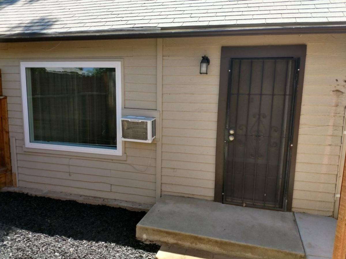 Apartment for rent at 849-851 W Cambridge Ave, Fresno, CA 93705