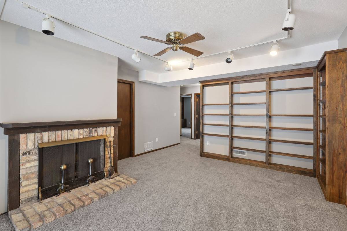Townhouse for rent at 12346 Drake St NW, Minneapolis, MN 55448