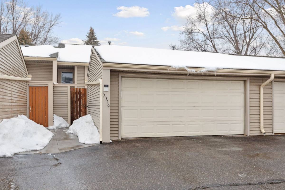 Townhouse for rent at 12346 Drake St NW, Minneapolis, MN 55448