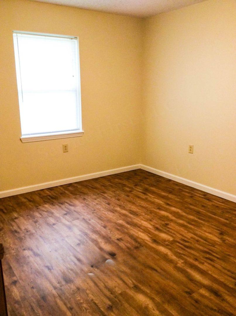 Apartment for rent at 302 Sanders St, Burlington, KS 66839
