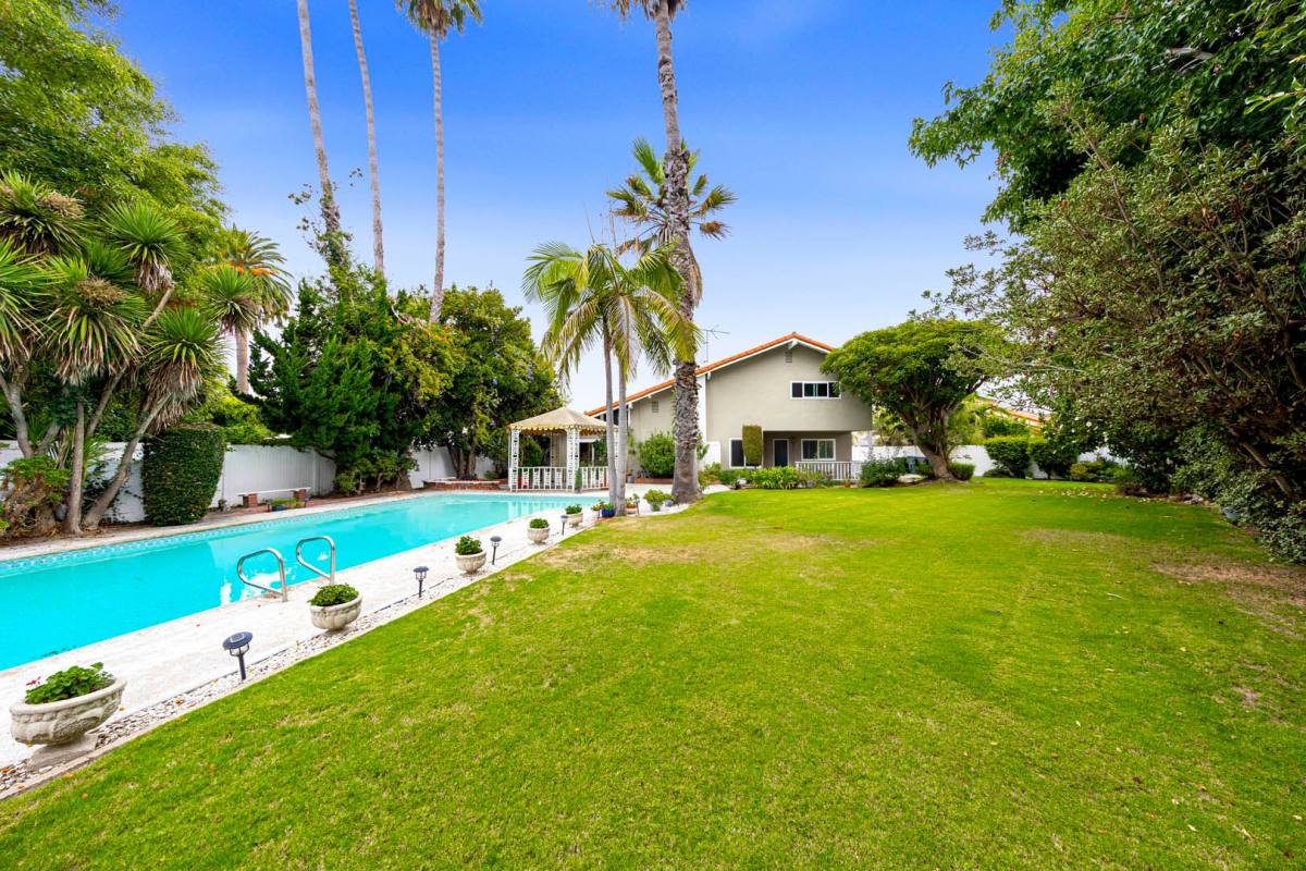 House for rent at 17850 Winterberry St, Fountain Valley, CA 92708