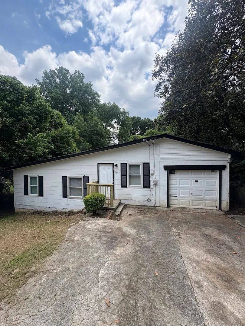 House for rent at 1648 Mary George Ave NW, Atlanta, GA 30318