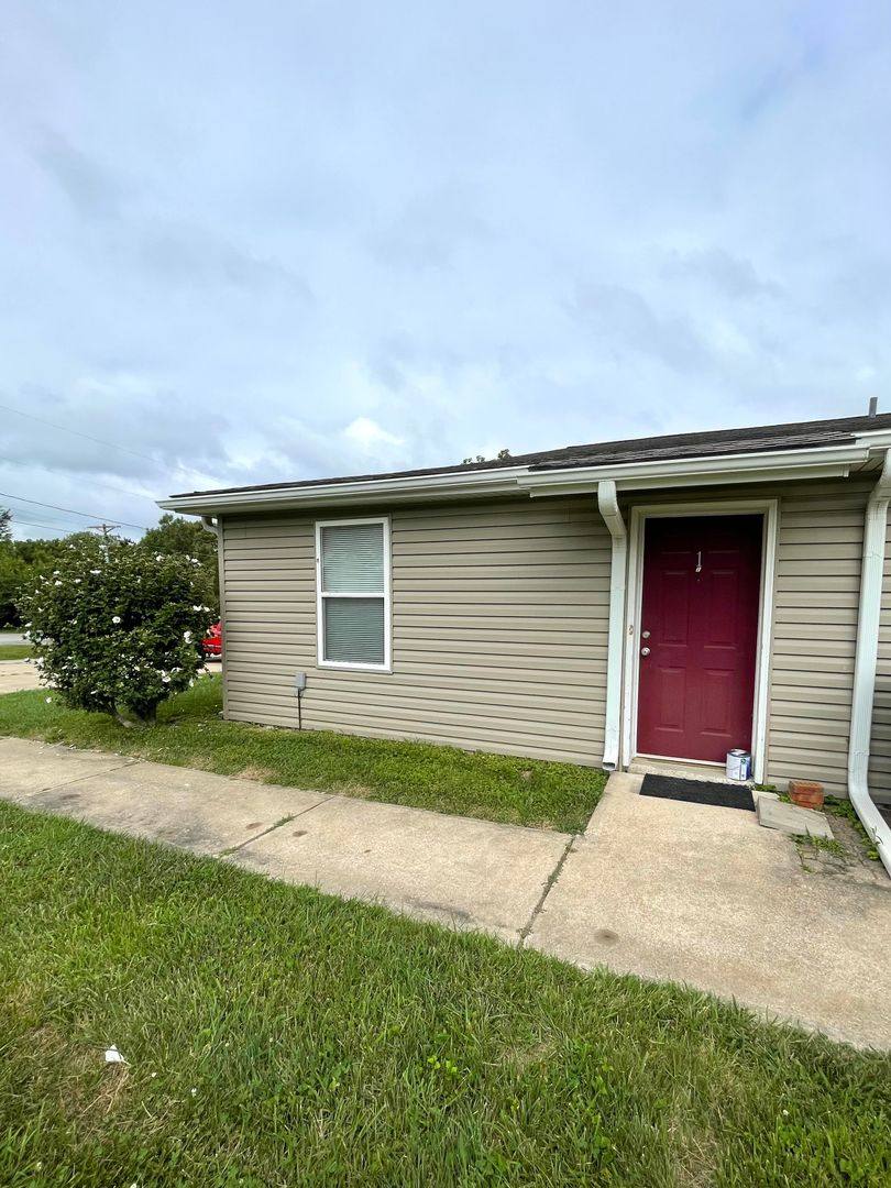 Apartment for rent at 215 W 3rd St #1, Moscow Mills, MO 63362