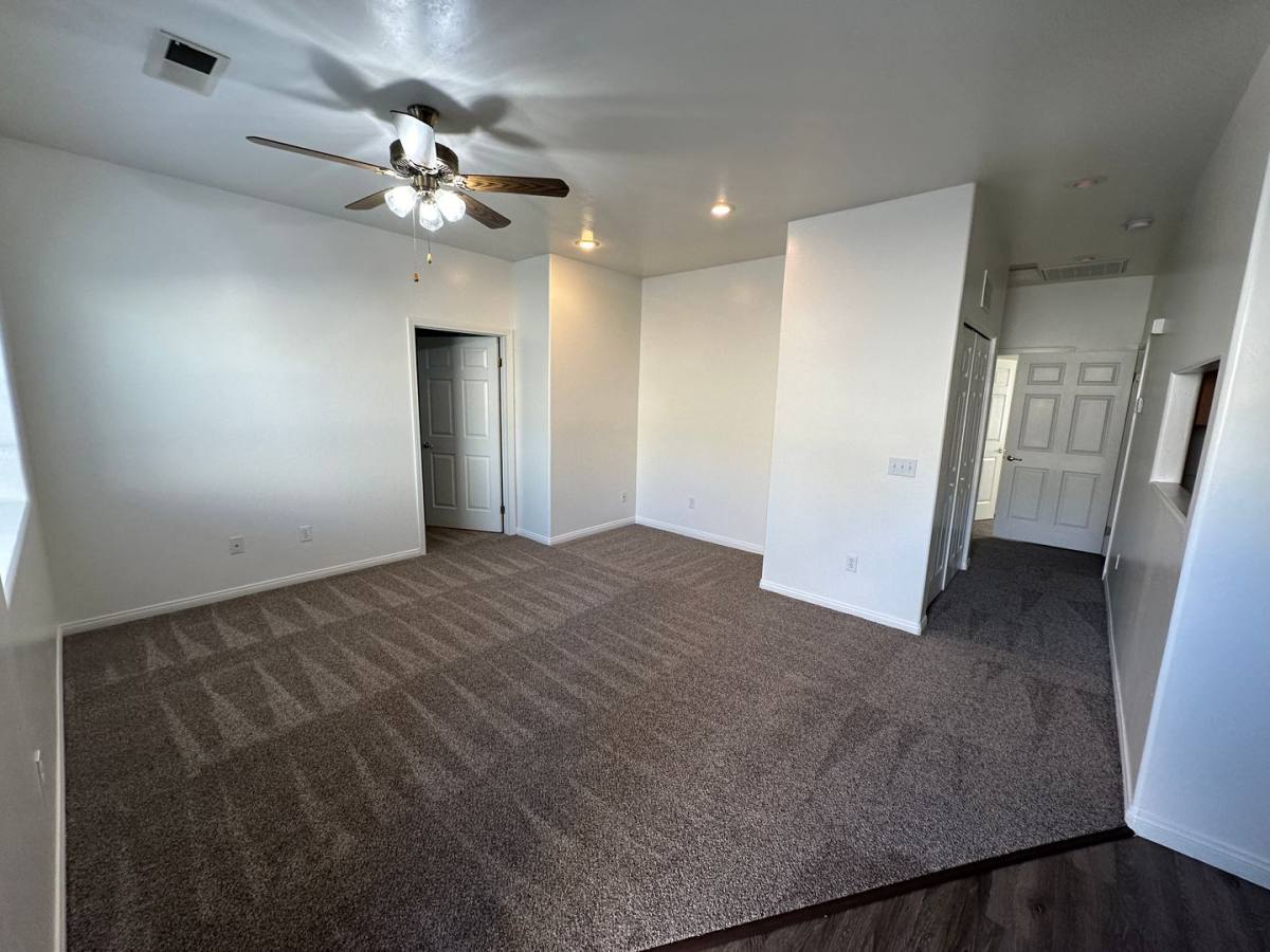 Apartment for rent at 718 Orchid Dr, Bakersfield, CA 93308