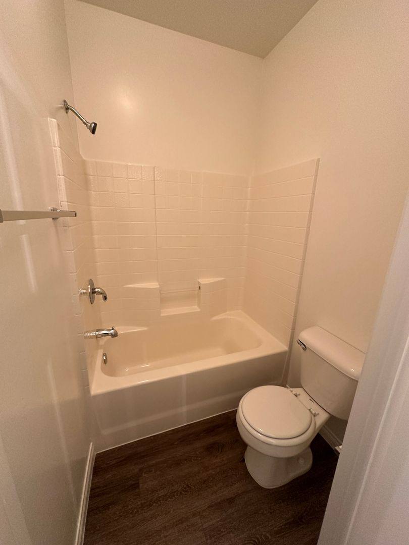 Apartment for rent at 718 Orchid Dr, Bakersfield, CA 93308