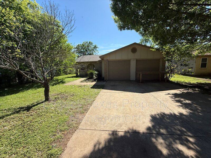 House for rent at 1507 McAnear, Cleburne, TX 76033