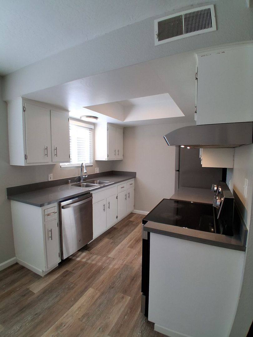 Apartment for rent at 3319 E Fairmont Ave, Fresno, CA 93726