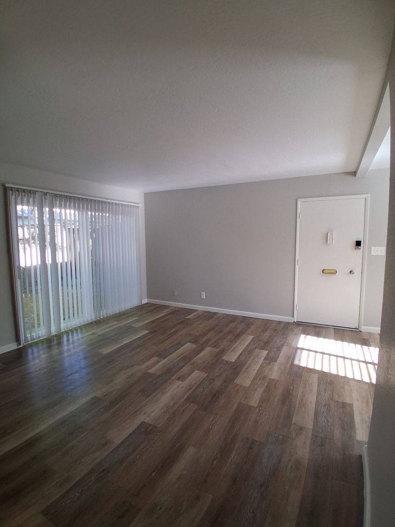 Apartment for rent at 3319 E Fairmont Ave, Fresno, CA 93726