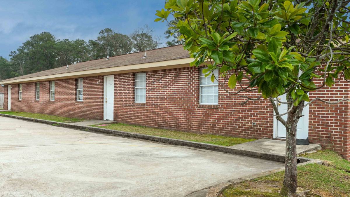 Apartment for rent at 2616 McLelland St, Hattiesburg, MS 39401