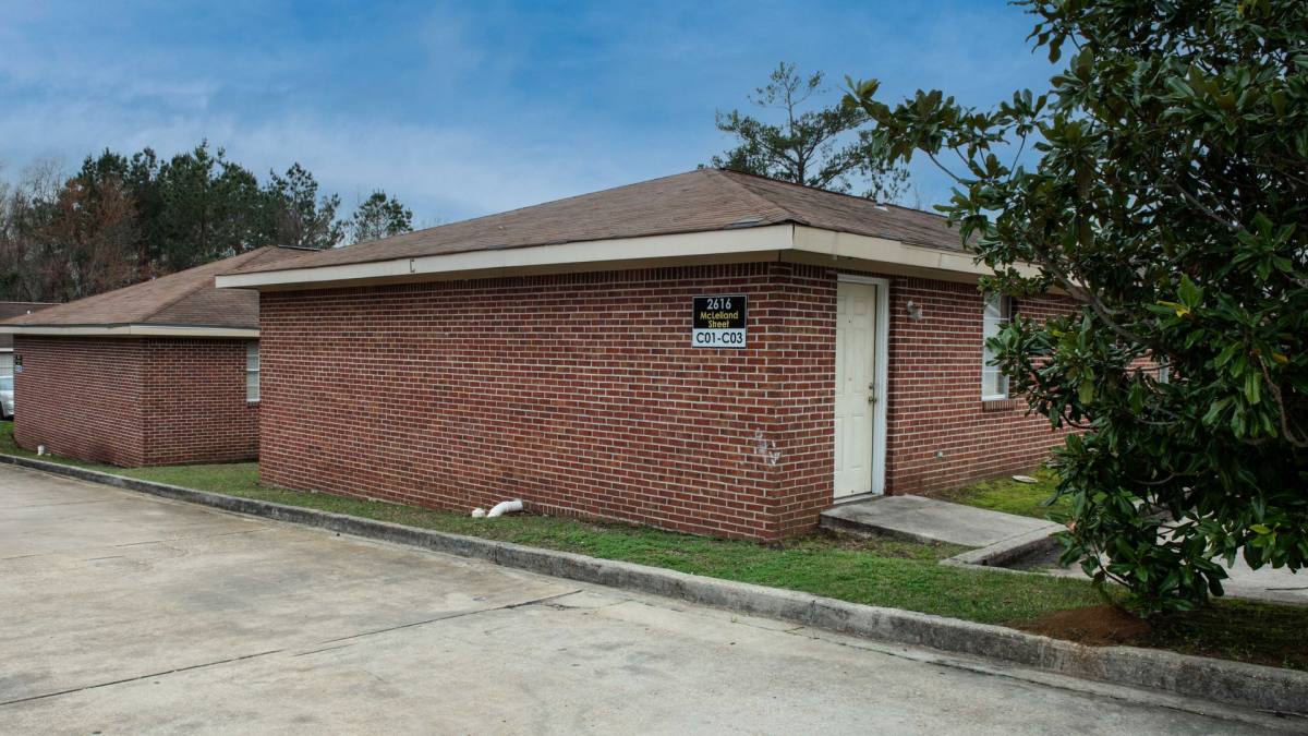 Apartment for rent at 2616 McLelland St, Hattiesburg, MS 39401