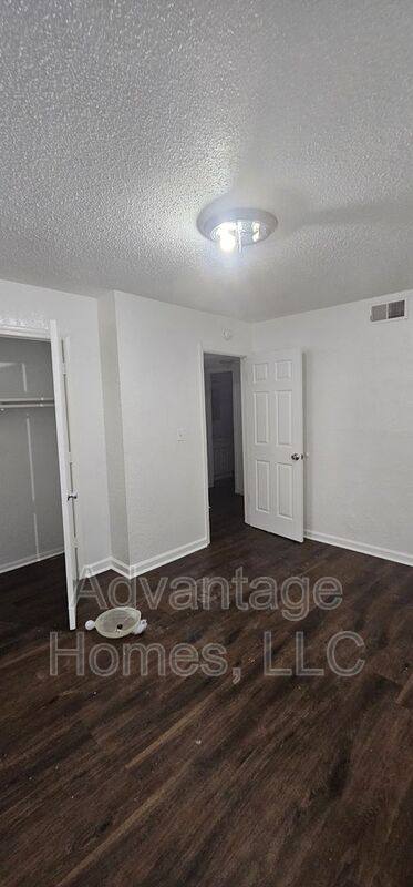 Apartment for rent at 711 N 70th St #B, Kansas City, KS 66112