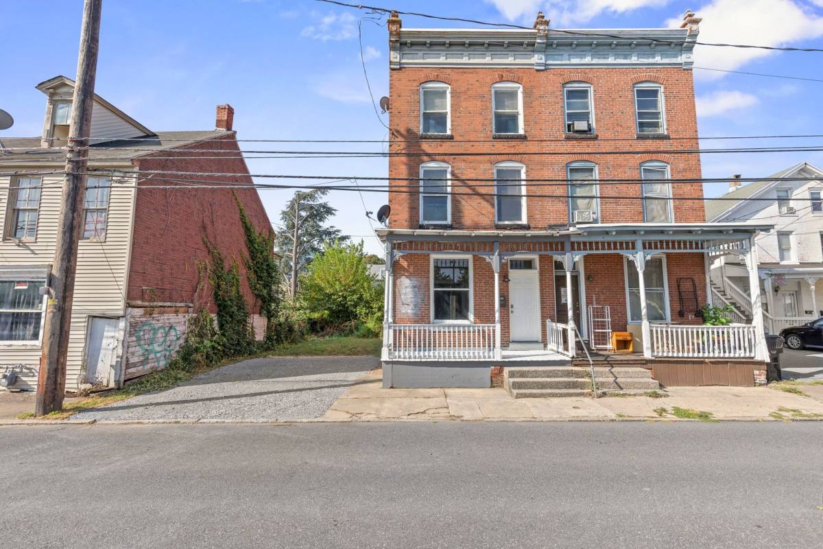 House for rent at 1330 Susquehanna St, Harrisburg, PA 17102