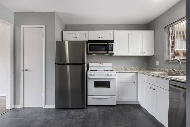 Apartment for rent at 421 W 87th Place, Kansas City, MO 64114