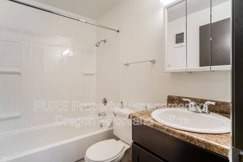 Apartment for rent at 14206 NE Sandy Blvd #L-08, Portland, OR 97230