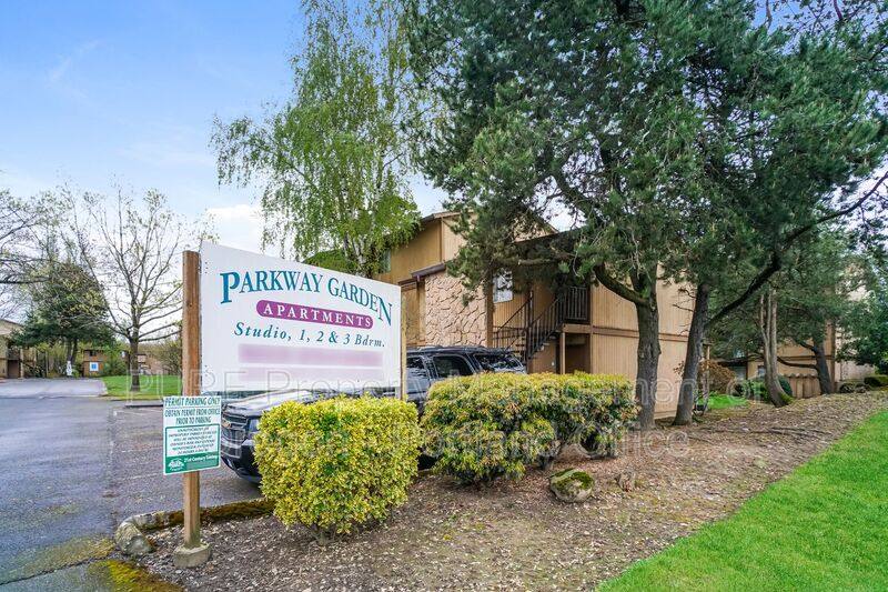 Apartment for rent at 14206 NE Sandy Blvd #L-08, Portland, OR 97230