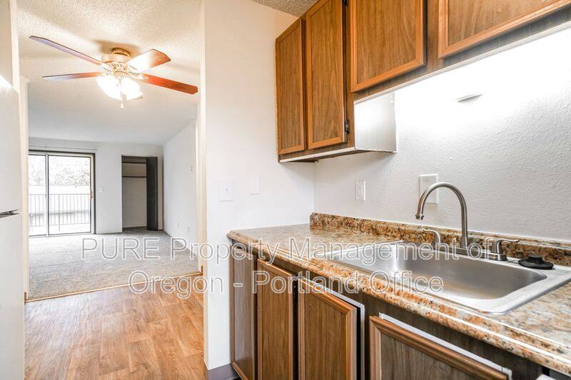 Apartment for rent at 14206 NE Sandy Blvd #L-08, Portland, OR 97230