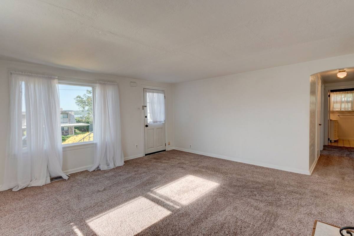 House for rent at 1190 SE 9th Ave, Oak Harbor, WA 98277
