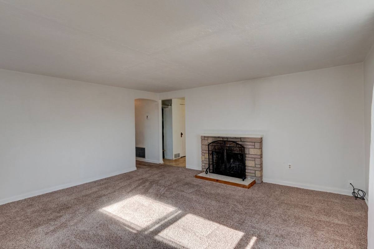 House for rent at 1190 SE 9th Ave, Oak Harbor, WA 98277