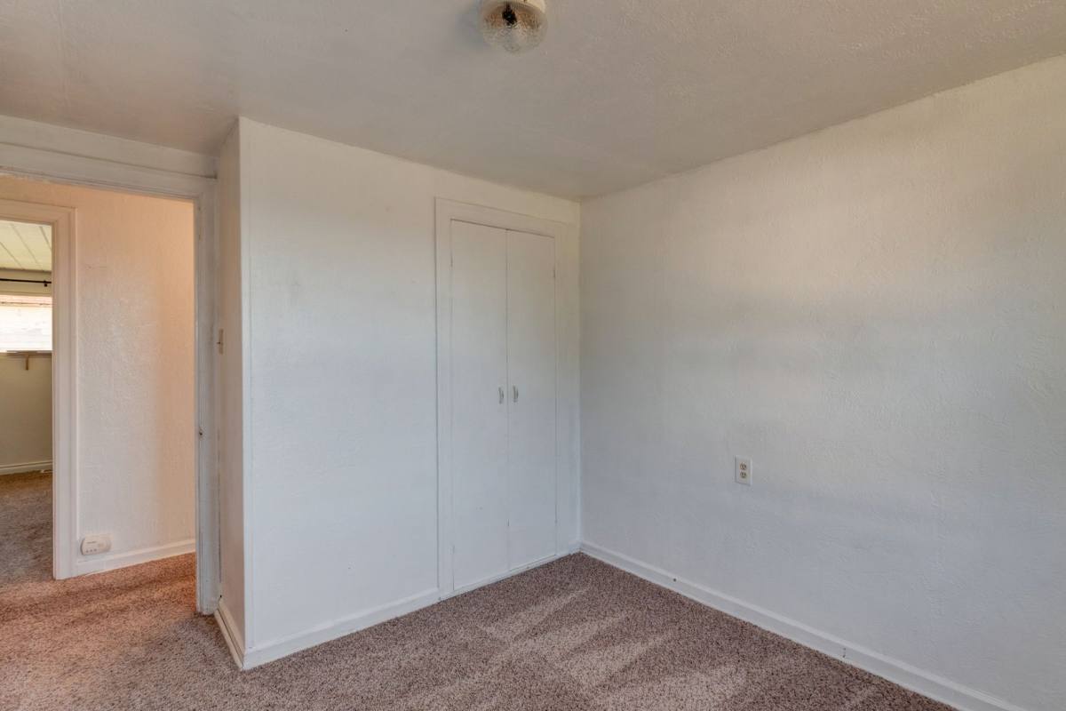 House for rent at 1190 SE 9th Ave, Oak Harbor, WA 98277