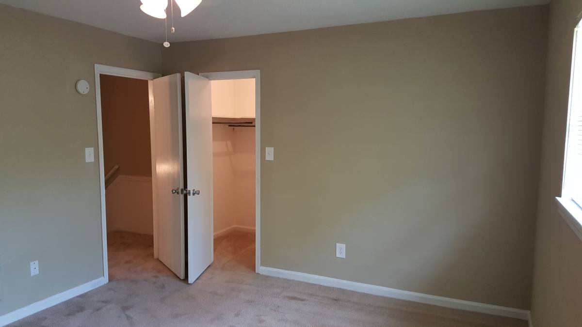 Townhouse for rent at 2274 Chapel Hill Rd, Birmingham, AL 35216