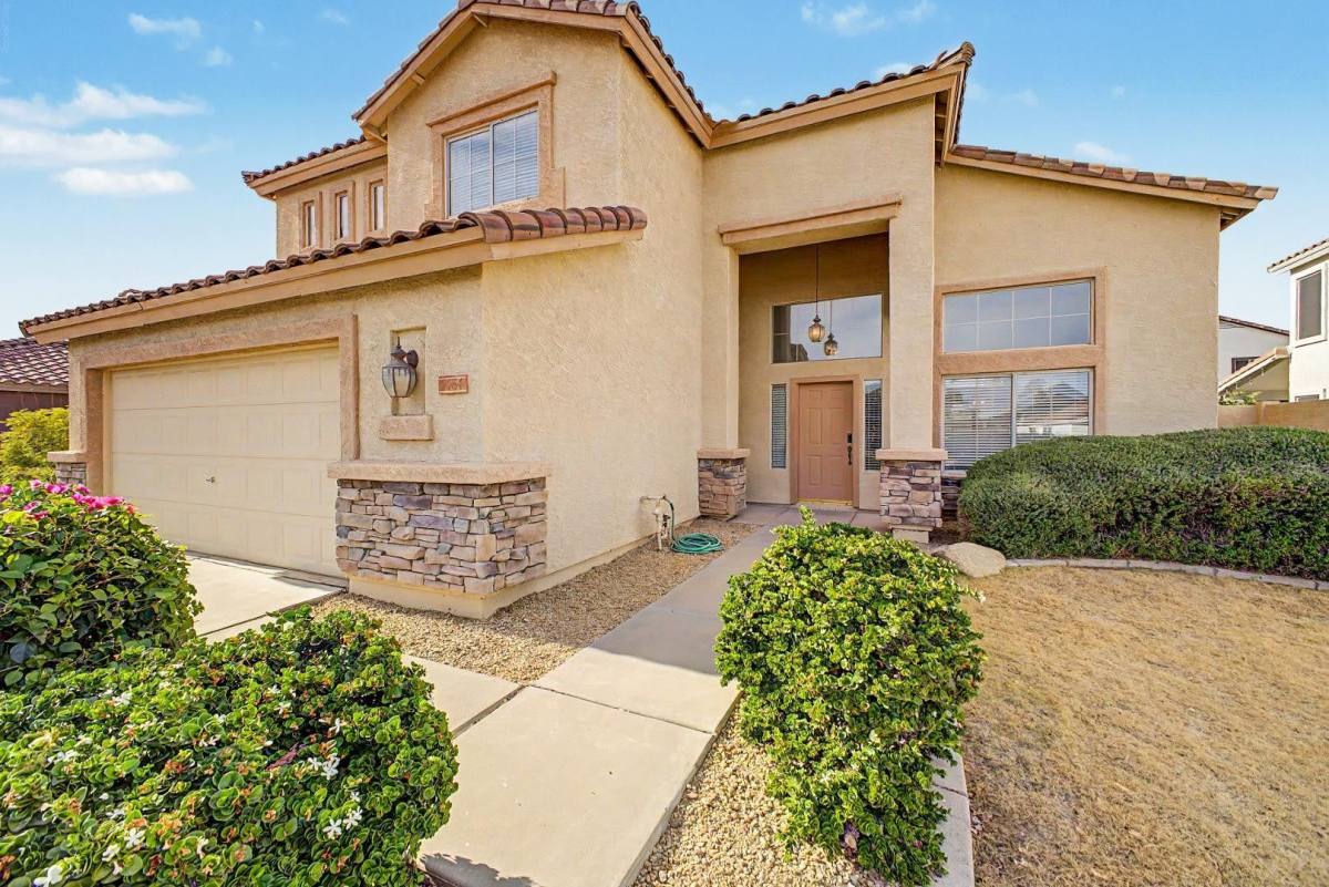 House for rent at 7464 W Potter Dr, Glendale, AZ 85308