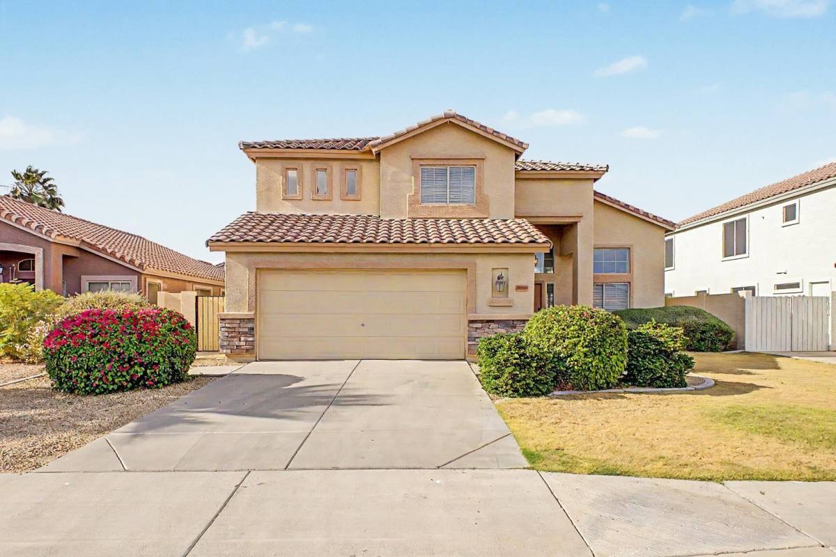 House for rent at 7464 W Potter Dr, Glendale, AZ 85308