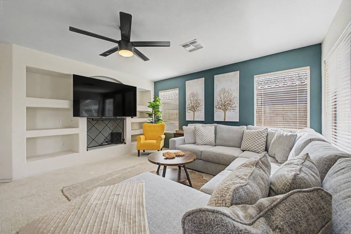 House for rent at 7464 W Potter Dr, Glendale, AZ 85308