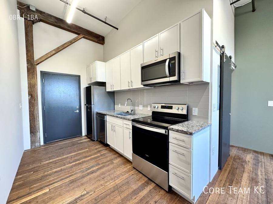 Apartment for rent at 802 Broadway Blvd, Kansas City, MO 64105
