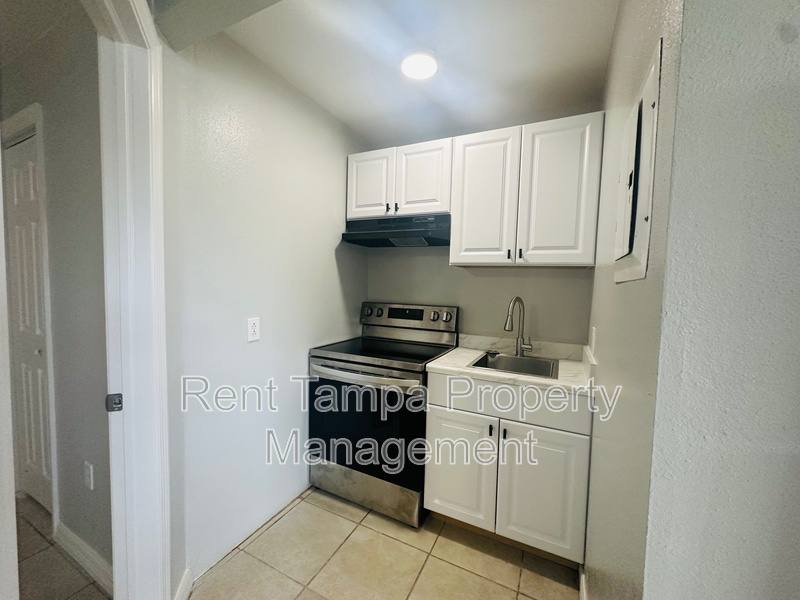 Apartment for rent at 680 22nd Ave S #11, Saint Petersburg, FL 33705