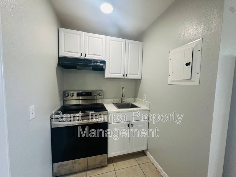 Apartment for rent at 680 22nd Ave S #11, Saint Petersburg, FL 33705