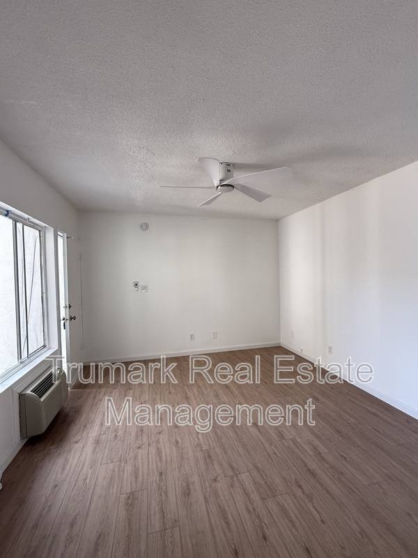 Apartment for rent at 110 N Cedar St #16, Glendale, CA 91206