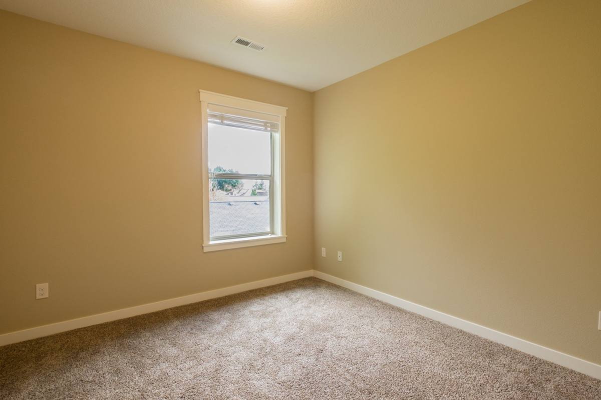 House for rent at 188 NE American Dr, McMinnville, OR 97128