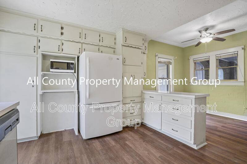 House for rent at 2625 S University Dr Front, Fort Worth, TX 76109