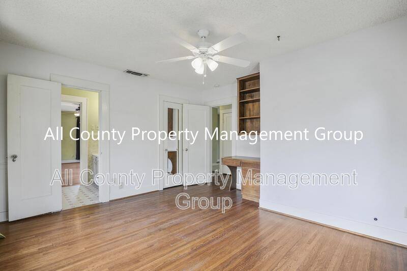 House for rent at 2625 S University Dr Front, Fort Worth, TX 76109
