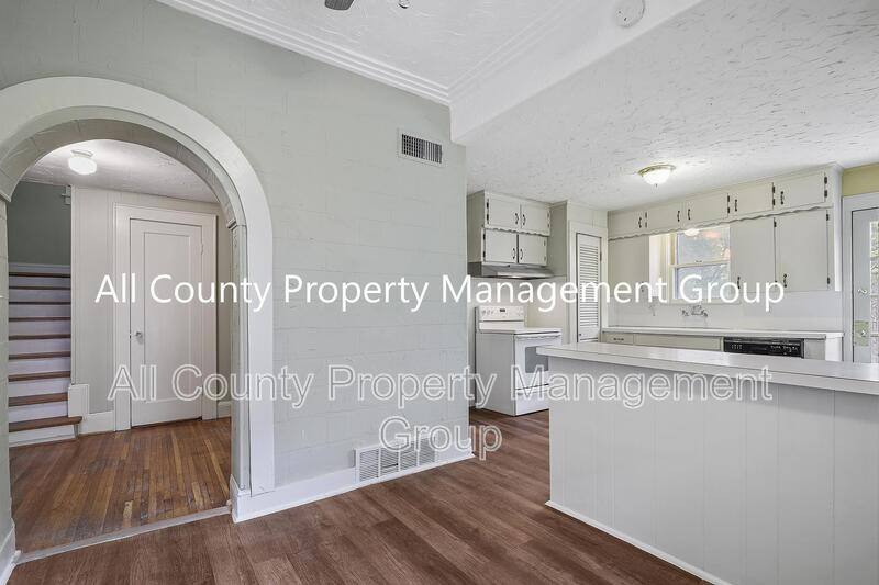 House for rent at 2625 S University Dr Front, Fort Worth, TX 76109