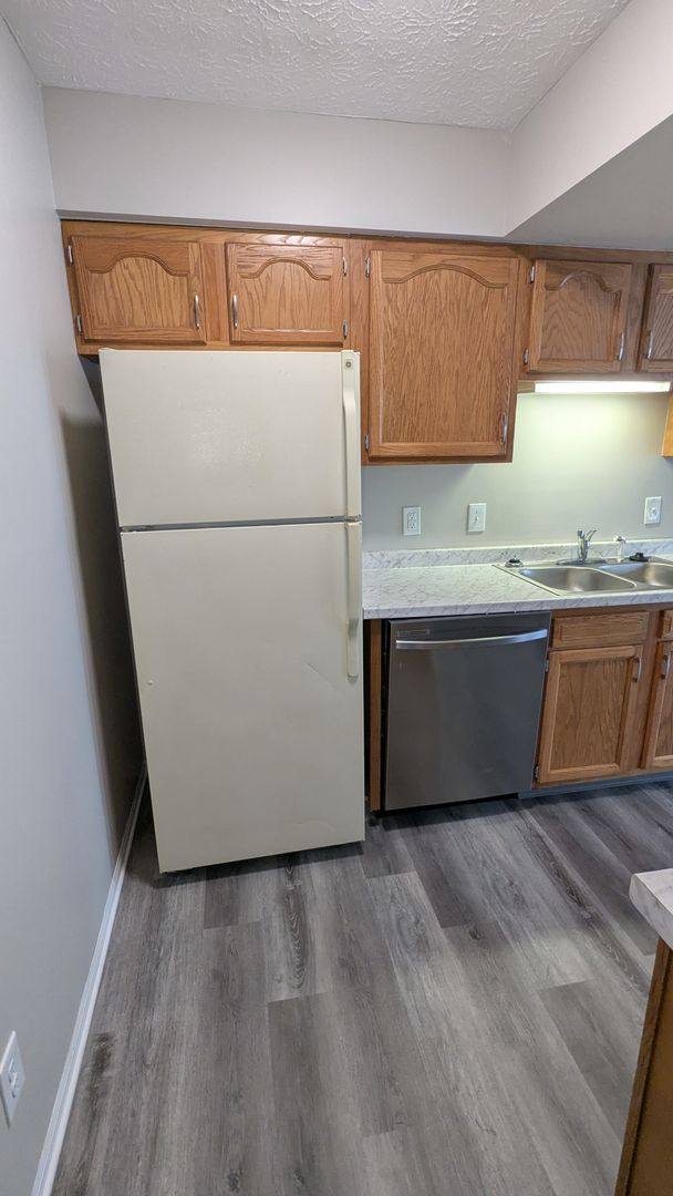 Apartment for rent at 871 Kerns Dr NE, Bolivar, OH 44612