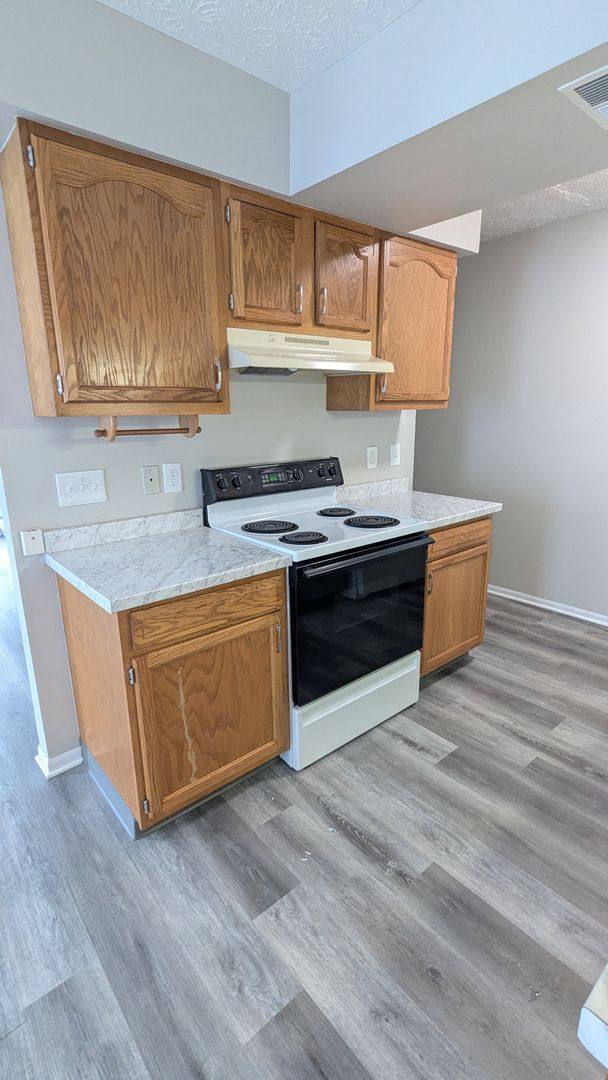 Apartment for rent at 871 Kerns Dr NE, Bolivar, OH 44612