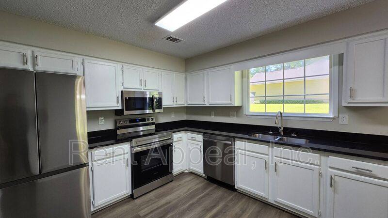 House for rent at 7847 Sugarland Dr, Jonesboro, GA 30236