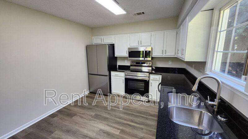 House for rent at 7847 Sugarland Dr, Jonesboro, GA 30236