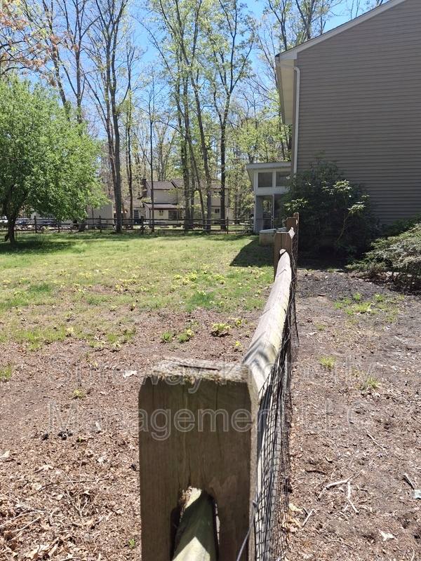 House for rent at 44 Red Oak Dr, Vincentown, NJ 08088