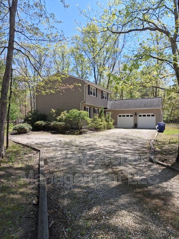 House for rent at 44 Red Oak Dr, Vincentown, NJ 08088