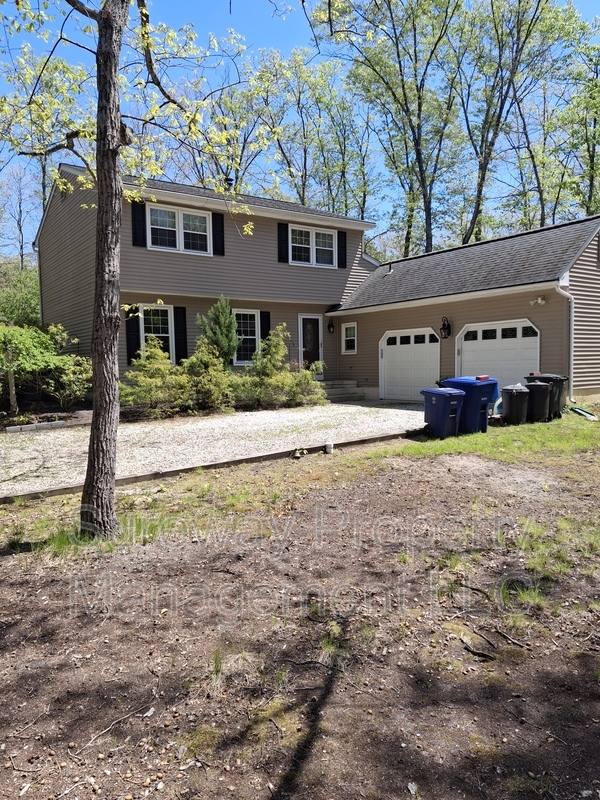 House for rent at 44 Red Oak Dr, Vincentown, NJ 08088