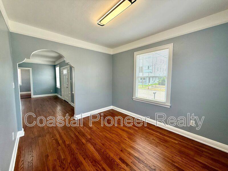 House for rent at 2323 W N B St, Tampa, FL 33609
