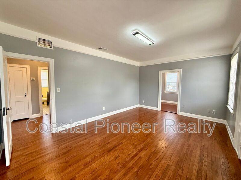 House for rent at 2323 W N B St, Tampa, FL 33609