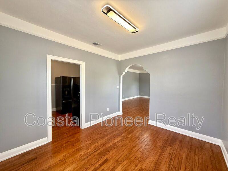 House for rent at 2323 W N B St, Tampa, FL 33609
