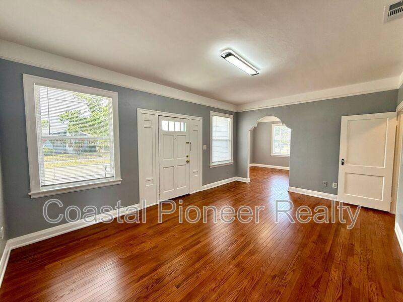 House for rent at 2323 W N B St, Tampa, FL 33609