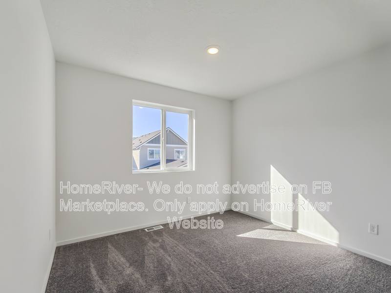 House for rent at 24814 E Coopers Hawk Lane, Liberty Lake, WA 99019